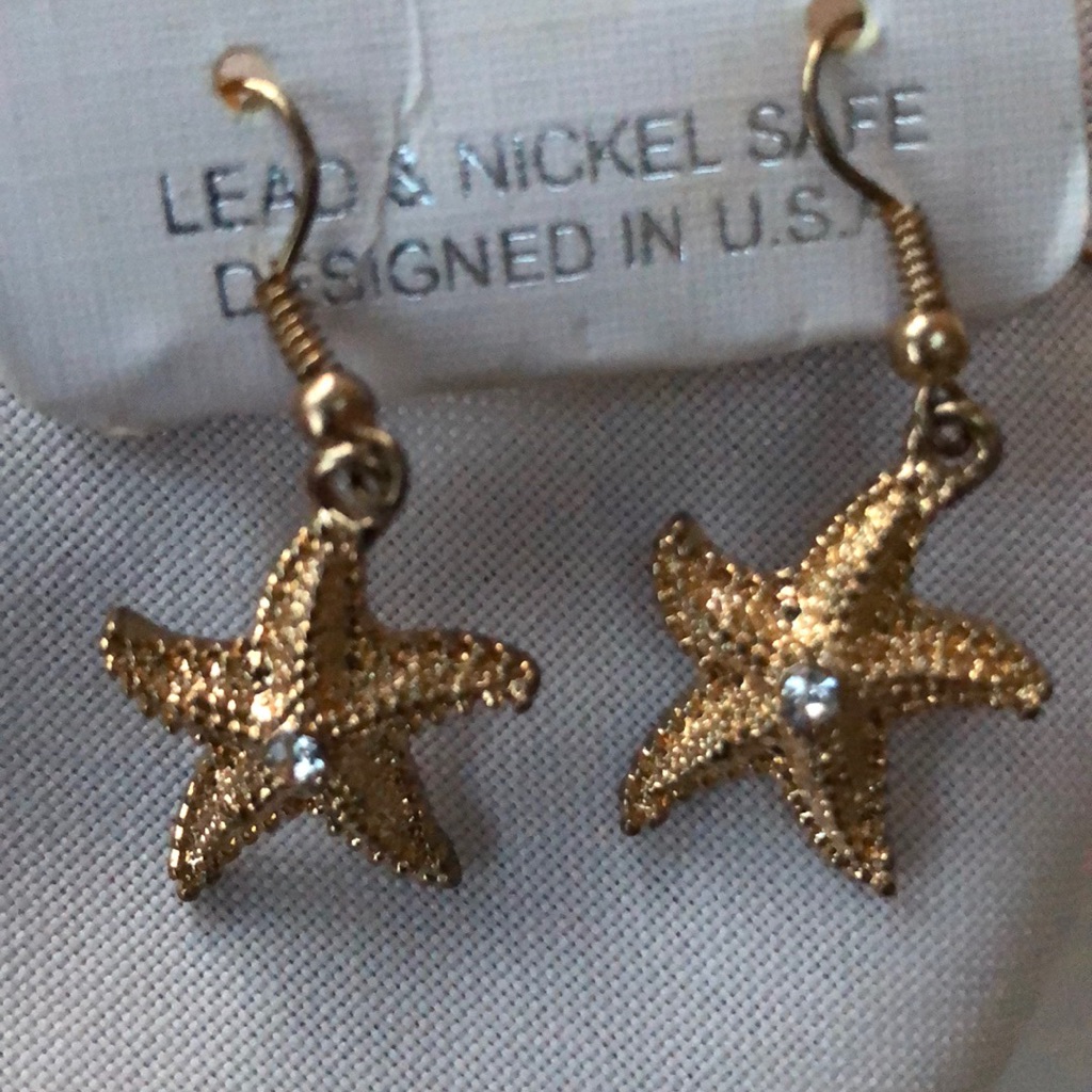 Nwt Gold Starfish Earrings With Diamond Studs